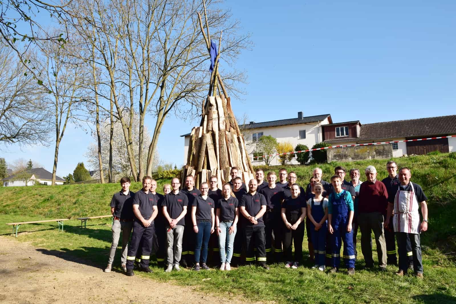Osterfeuer 2019 Feuerwehr Meimbressen